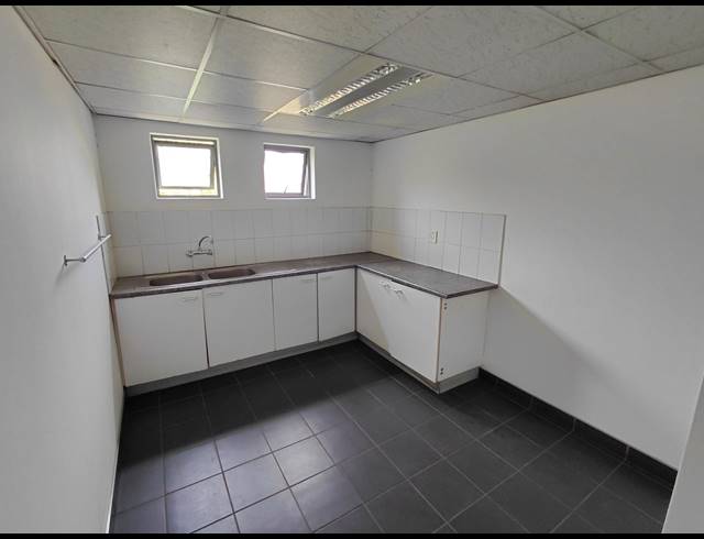 1,839M² OFFICE TO LET IN RANDJESPARK